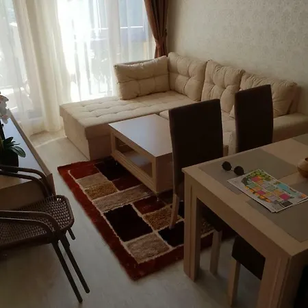Deal, Harmony Suites 12 公寓 *